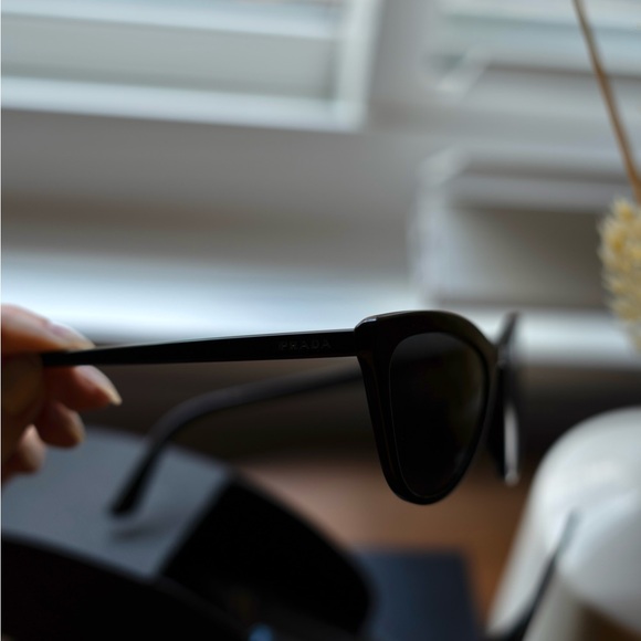 Black Prada sunglasses - Picture 4 of 6